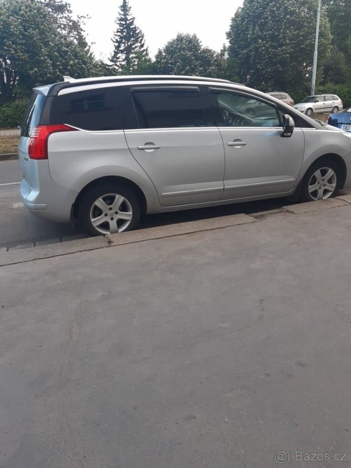 2010 Peugeot 5008 - 2