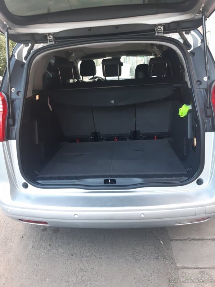 2010 Peugeot 5008 - 5