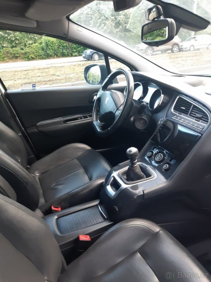 2010 Peugeot 5008 - 8