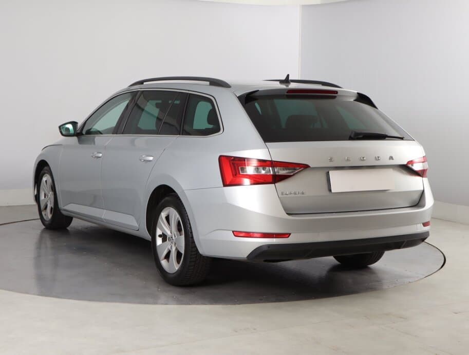 2019 Škoda SUPERB - 5