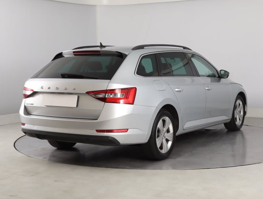 2019 Škoda SUPERB - 7