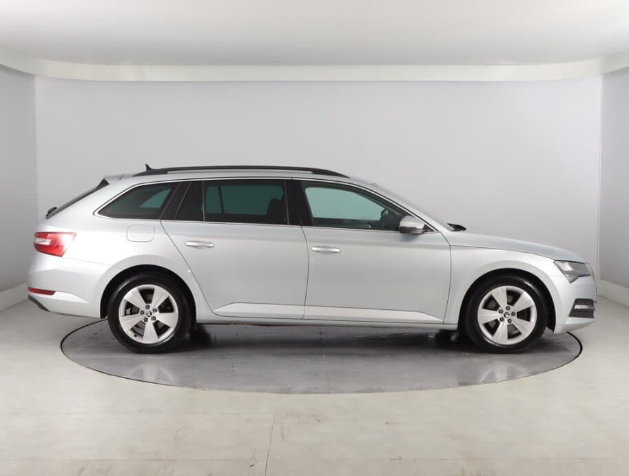 2019 Škoda SUPERB - 8
