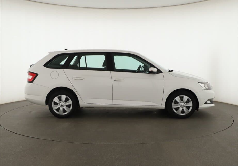 2015 Škoda FABIA - 8