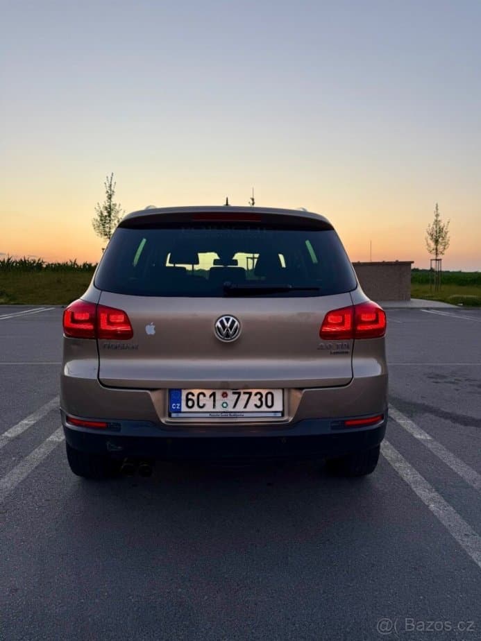 2012 Volkswagen TIGUAN - 2