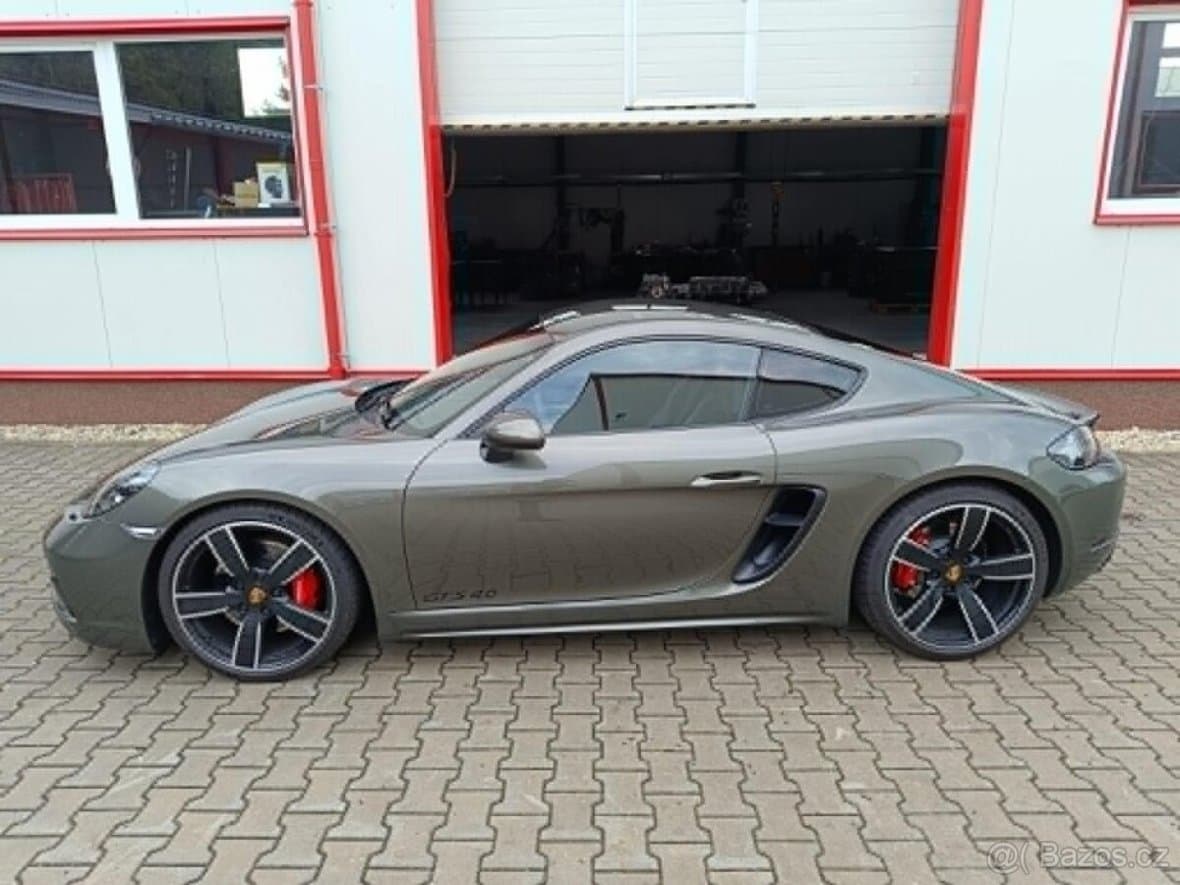 2024 Porsche 718 - 12