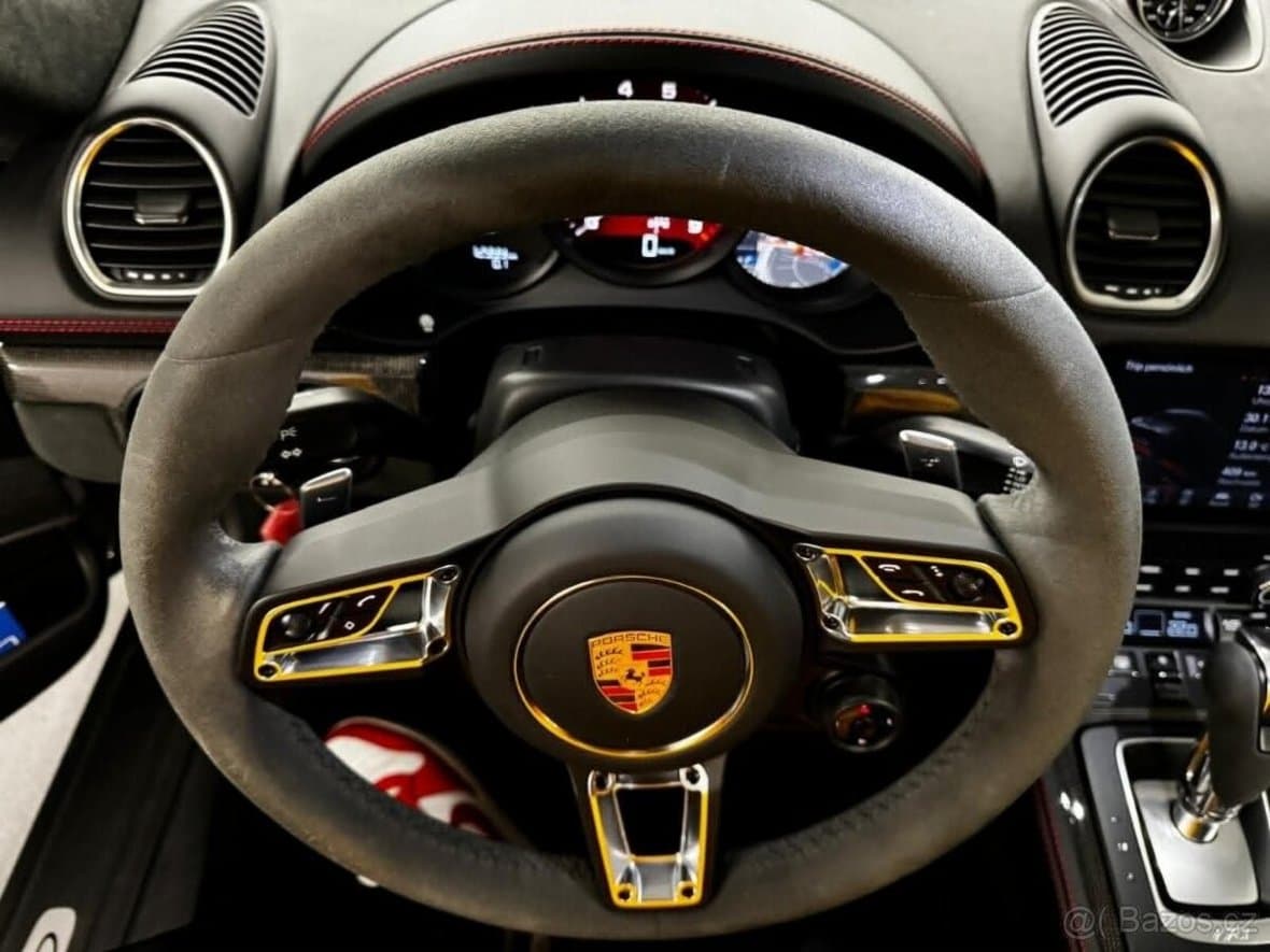 2024 Porsche 718 - 15