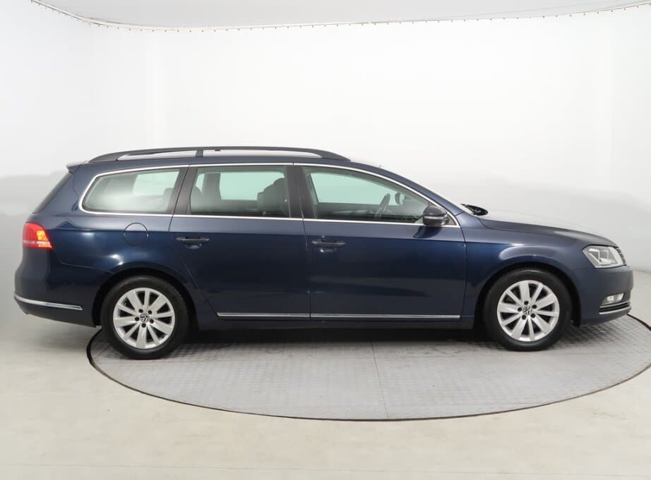 2013 Volkswagen PASSAT - 8