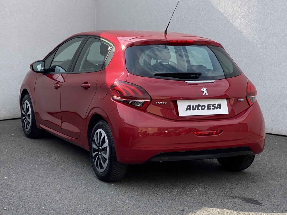 2016 Peugeot 208 - 11