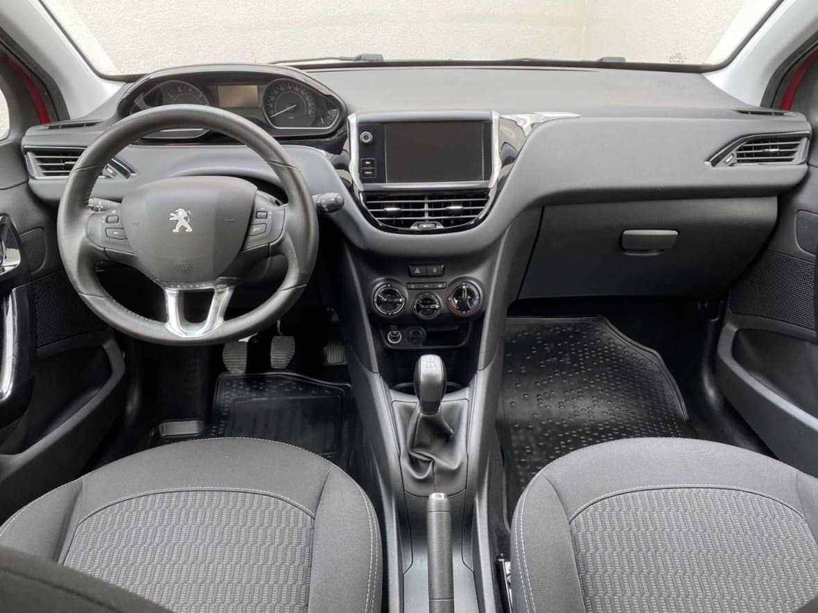 2016 Peugeot 208 - 15
