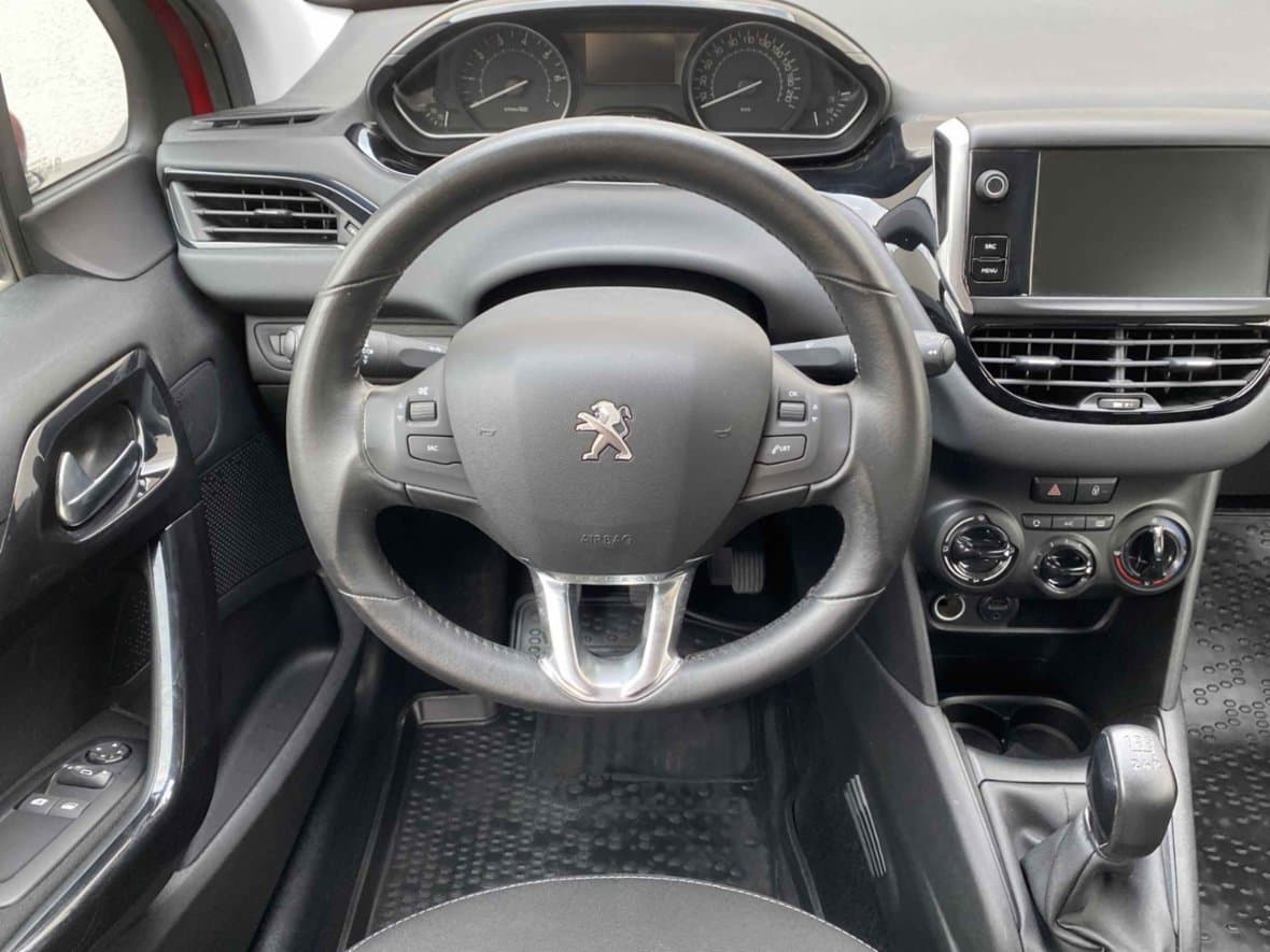 2016 Peugeot 208 - 21