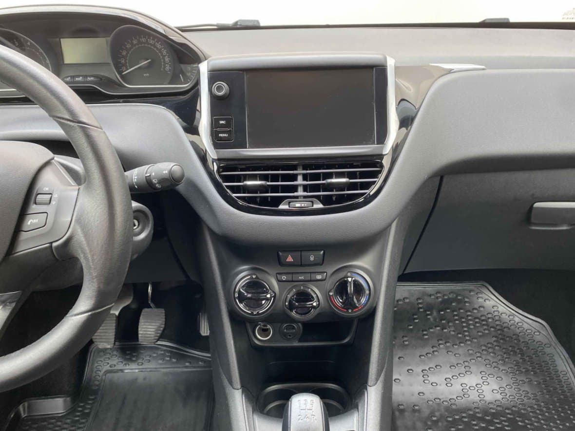 2016 Peugeot 208 - 23