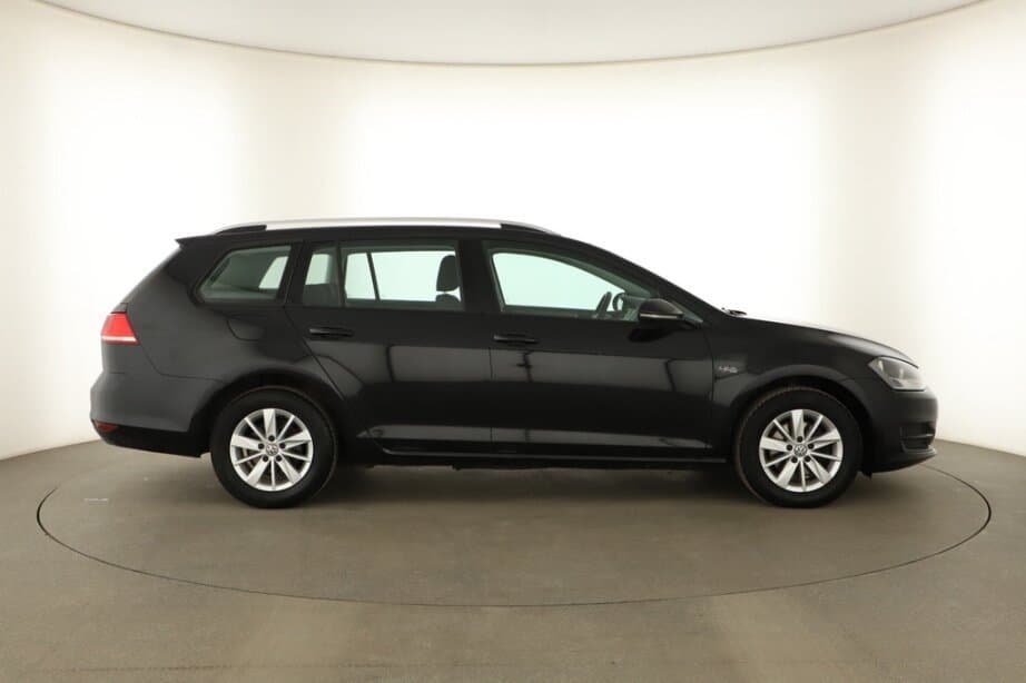 2016 Volkswagen GOLF - 8