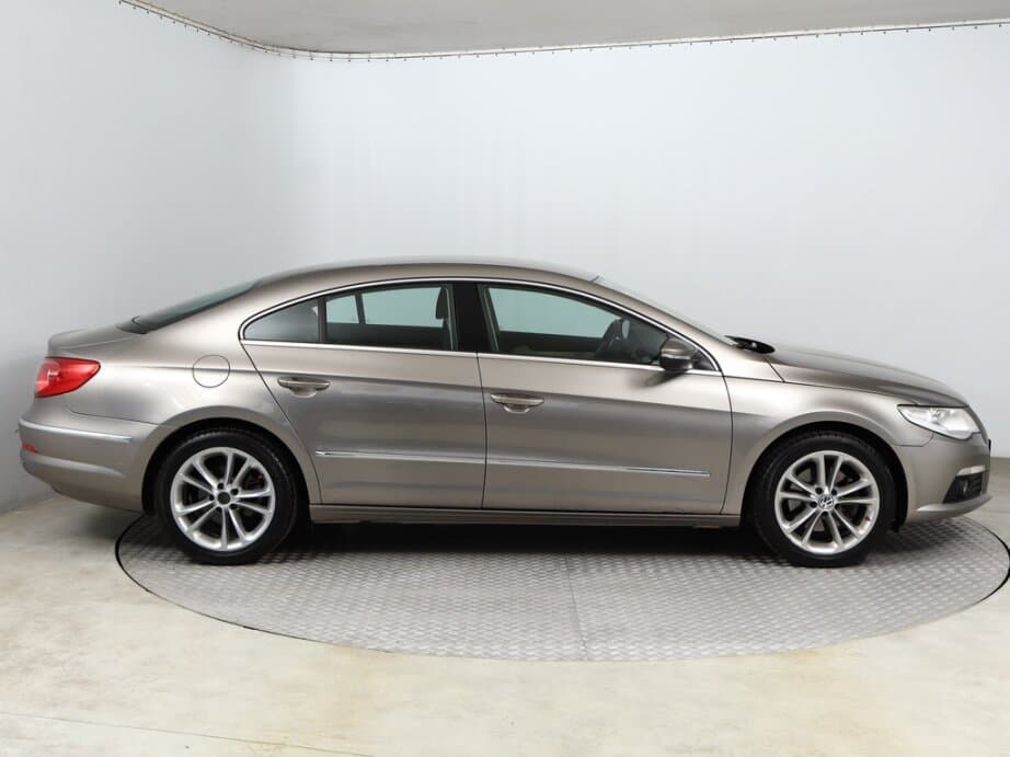 2009 Volkswagen PASSAT CC - 8