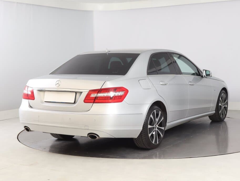 2009 Mercedes-Benz E-CLASS - 7