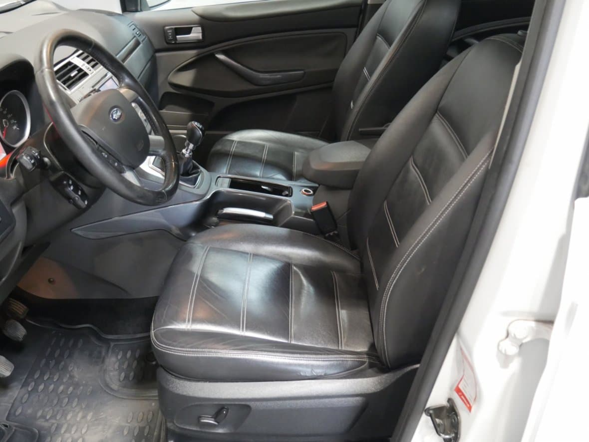 2010 Ford KUGA - 9