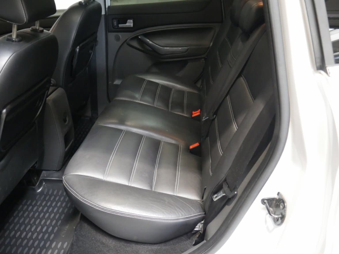 2010 Ford KUGA - 10