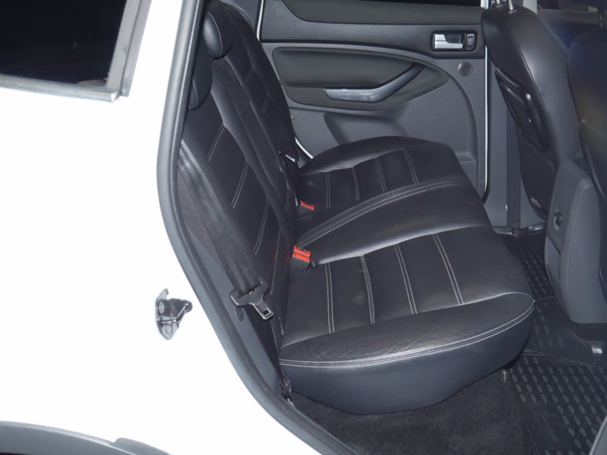2010 Ford KUGA - 11