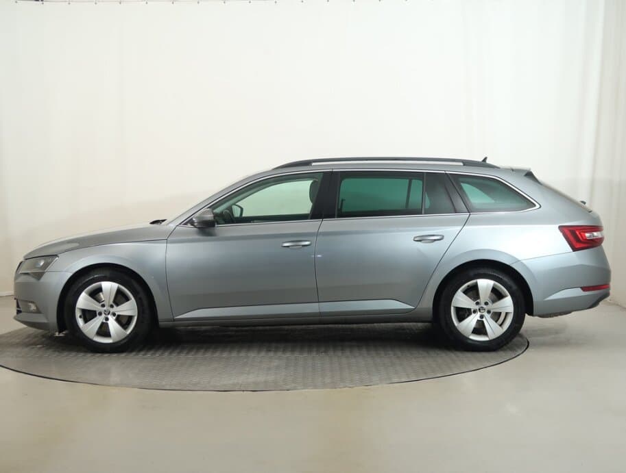 2019 Škoda SUPERB - 4
