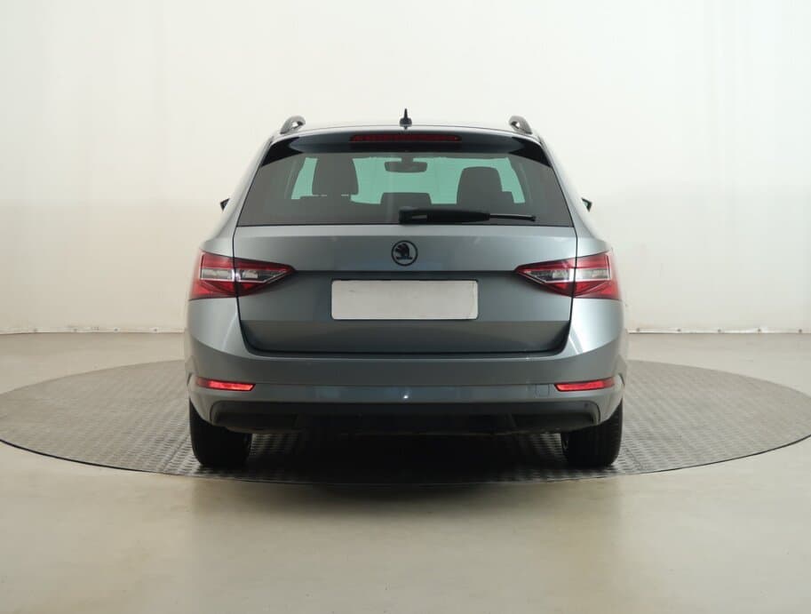 2019 Škoda SUPERB - 6