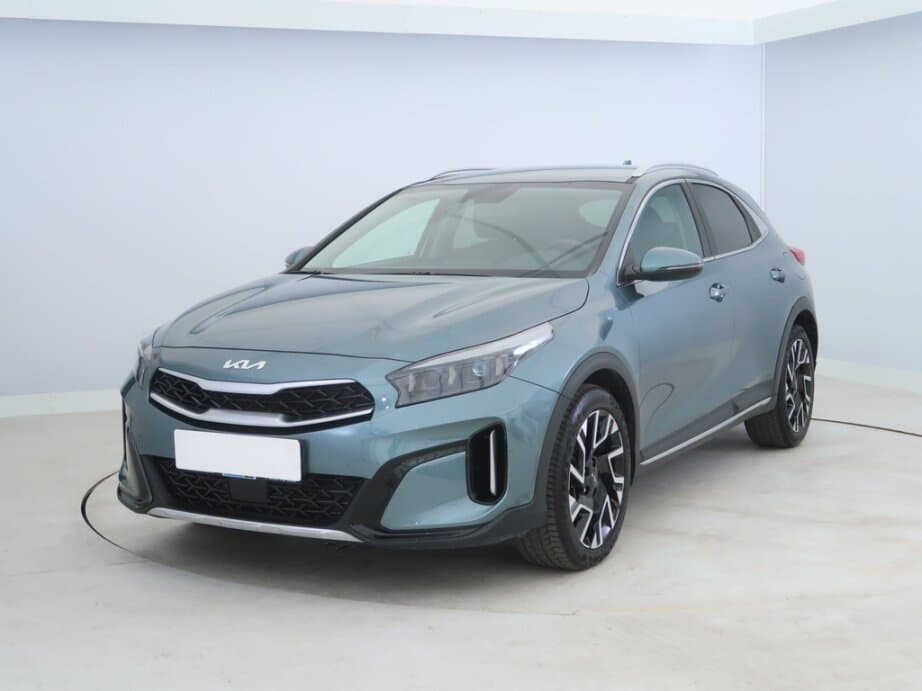 2023 Kia XCEED - 3