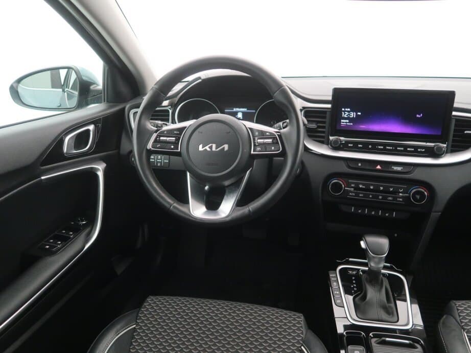 2023 Kia XCEED - 9