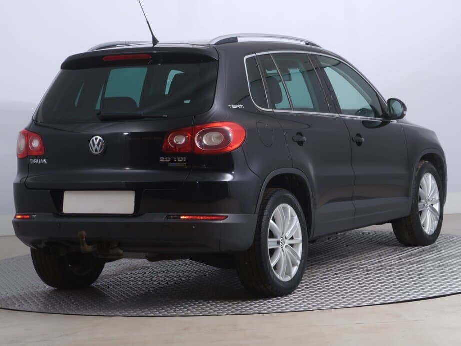 2010 Volkswagen TIGUAN - 7