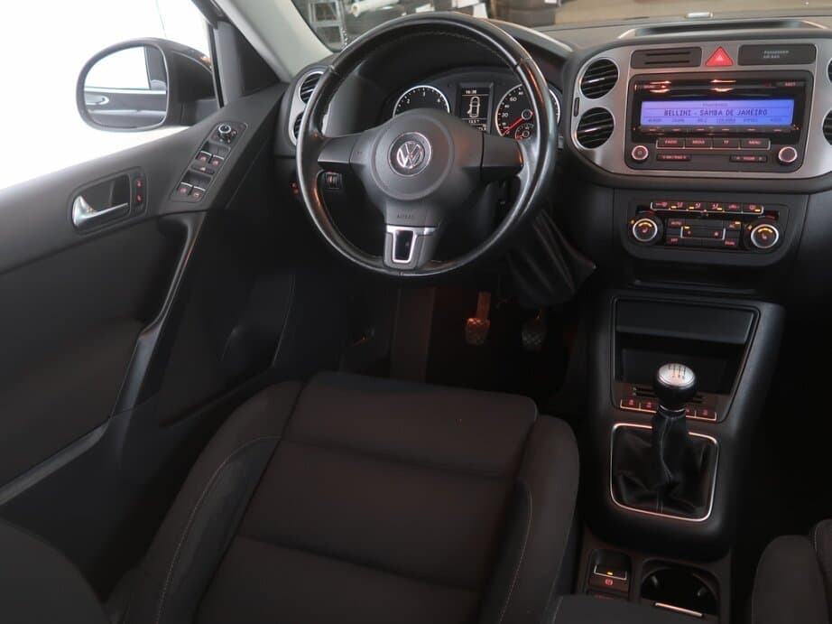 2010 Volkswagen TIGUAN - 9