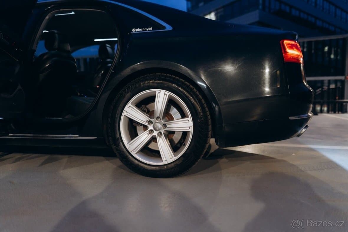 2010 Audi A8 - 8