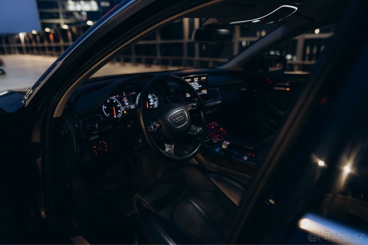 2010 Audi A8 - 17