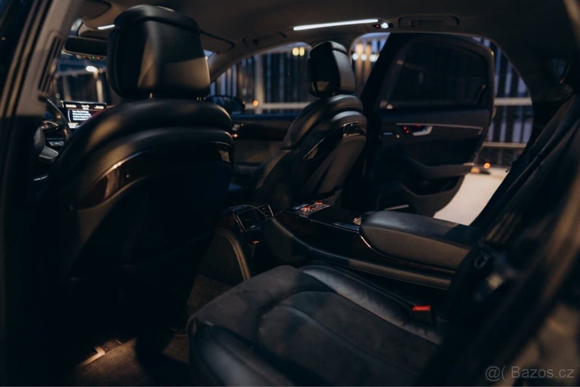 2010 Audi A8 - 18