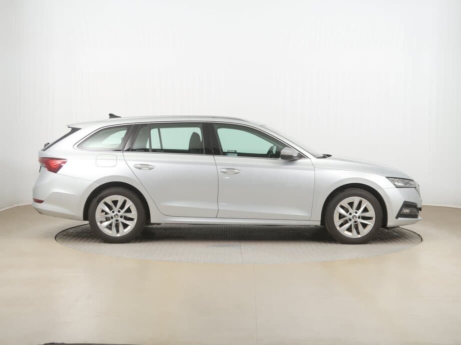 2022 Škoda OCTAVIA - 8