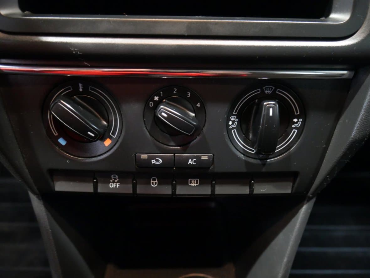 2013 Škoda RAPID - 13