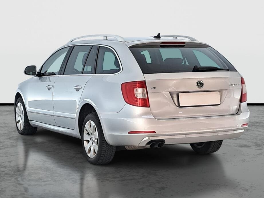 2013 Škoda SUPERB - 5