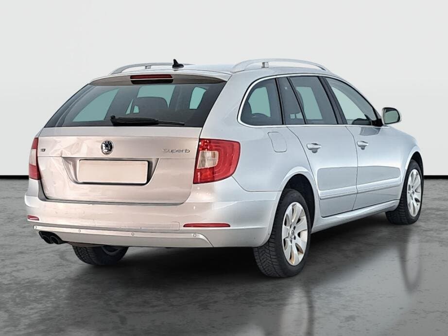 2013 Škoda SUPERB - 7