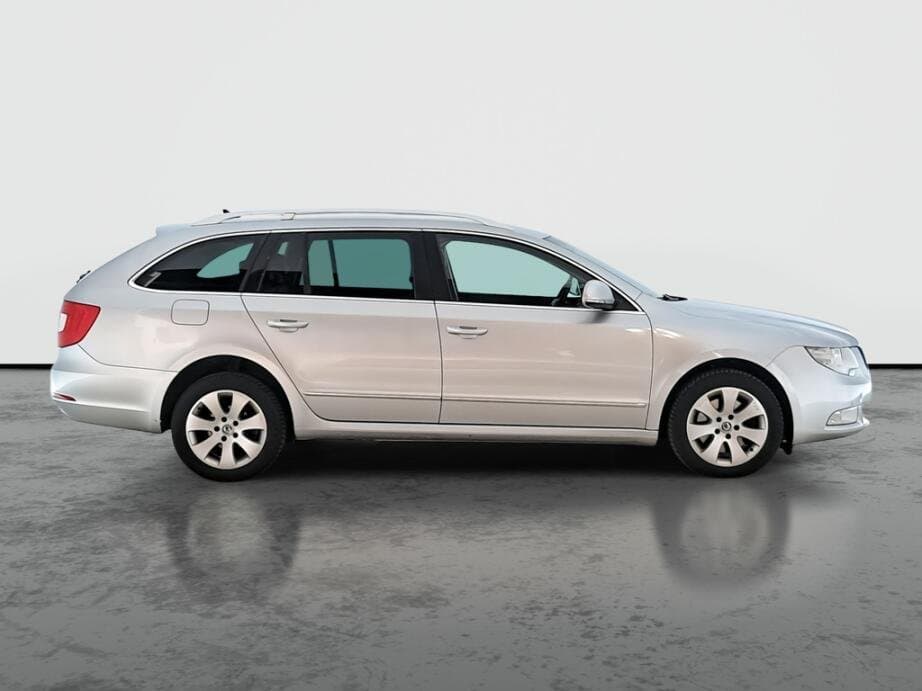2013 Škoda SUPERB - 8