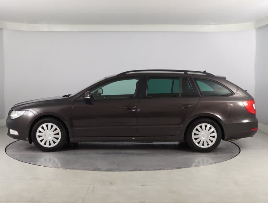 2011 Škoda SUPERB - 4
