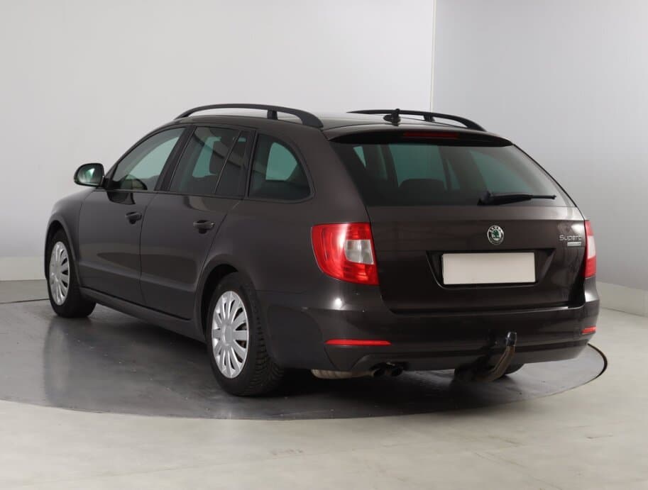 2011 Škoda SUPERB - 5