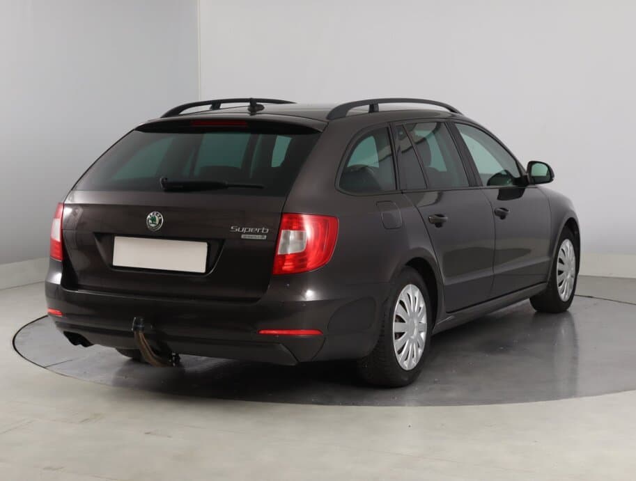 2011 Škoda SUPERB - 7