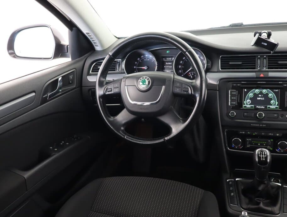 2011 Škoda SUPERB - 9