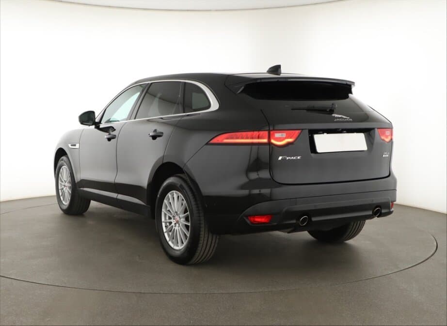 2018 Jaguar F-PACE - 5