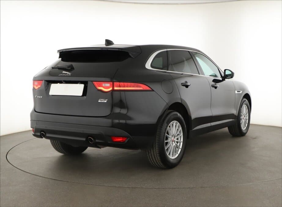 2018 Jaguar F-PACE - 7