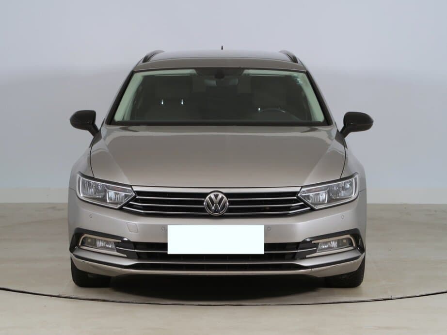 2015 Volkswagen Passat - 2