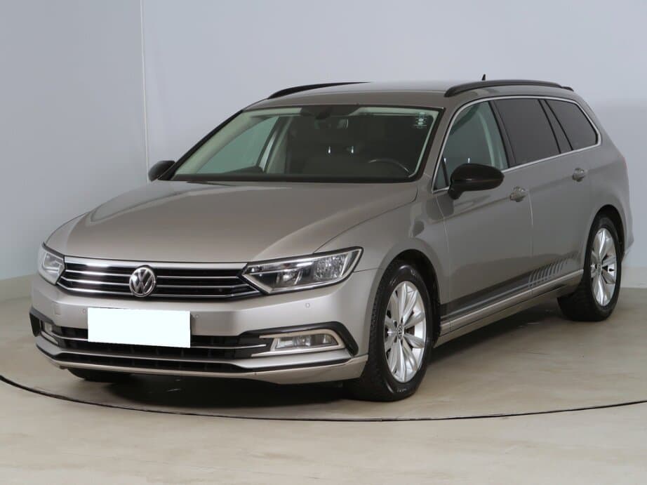 2015 Volkswagen Passat - 3