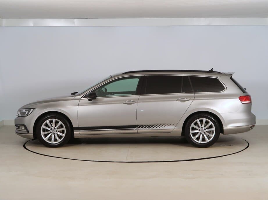 2015 Volkswagen Passat - 4