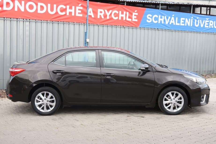 2015 Toyota COROLLA - 8