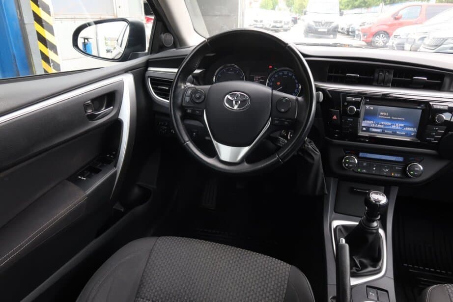 2015 Toyota COROLLA - 9