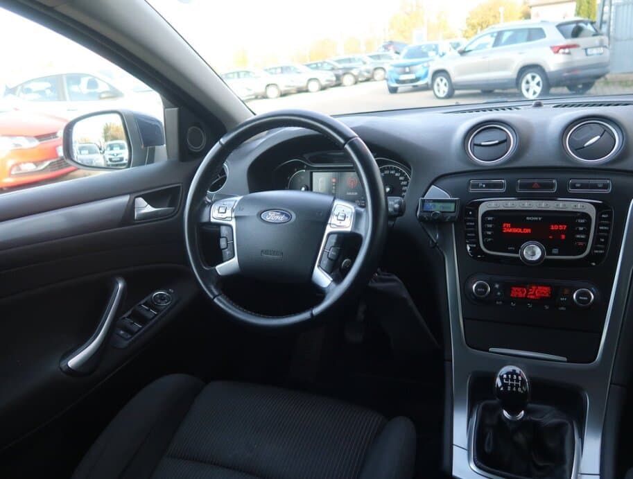 2012 Ford MONDEO - 9