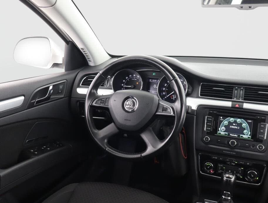 2013 Škoda SUPERB - 9