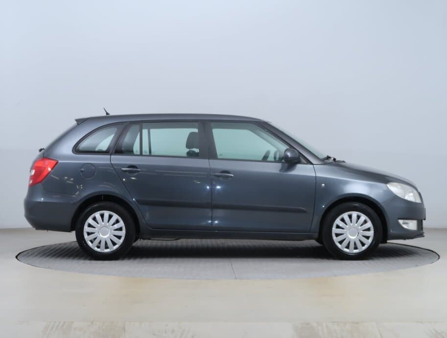 2011 Škoda FABIA - 8