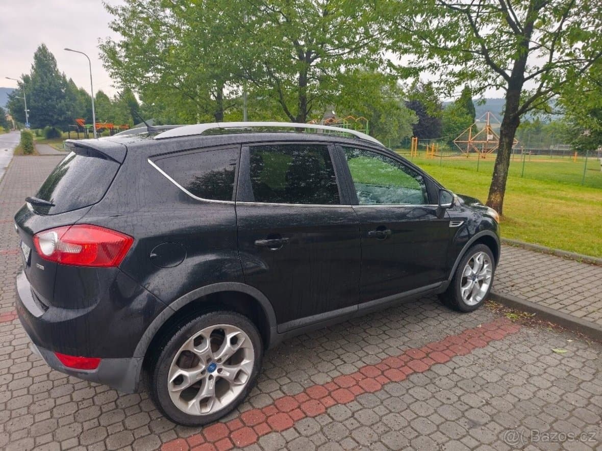 2010 Ford KUGA - 12